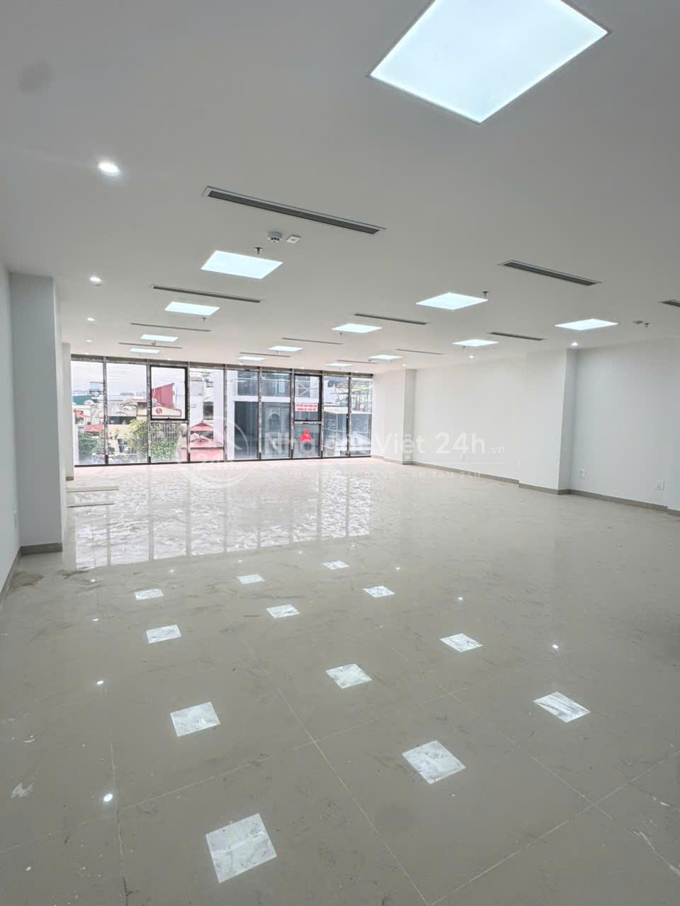 Cho thuê nhà 7 tầng mặt phố kinh doanh Xã Đàn DT 200m
